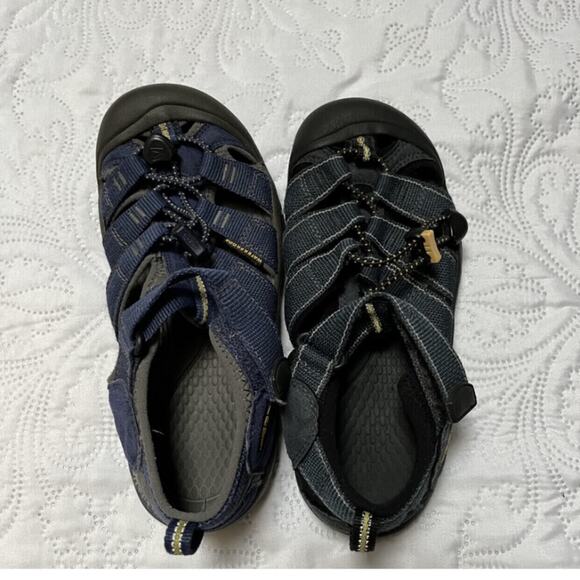 Keen Newport Water Friendly Kids Sandals - Picture 11 of 12